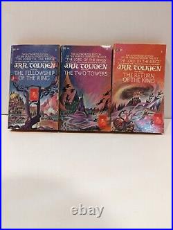 J. R. R Tolkien Vintage 3 Lord of The Rings PB book Fellowship L1