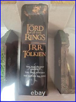 Lord Of The Rings Gift Set With Book And Bookends Gandalf & Bilbo J. R. R Tolkien Lord Of The Rings Gift Set With Book And Bookends Gandalf & Bilbo J. R. R Tolkien